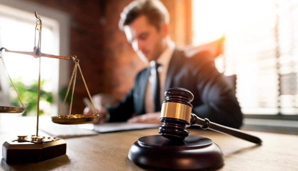 Derecho penal y defensa jurídica señor
